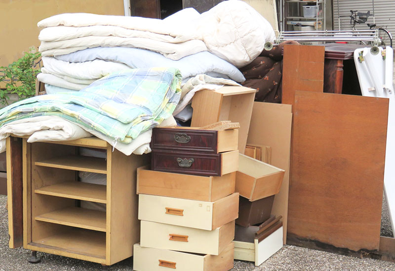 実家の整理、家具・家電の処分、遺品整理なら、明石市の不用品回収 simpleへ。